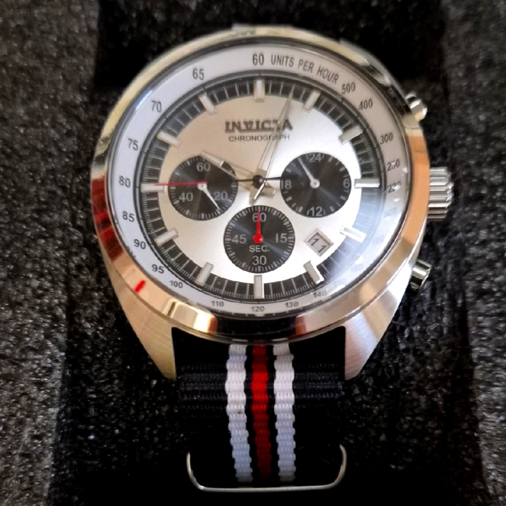 Invicta S1 Rally 29988 – 44.5 mm Quartz Chronograph, Nylon Racing Strap, 100 m